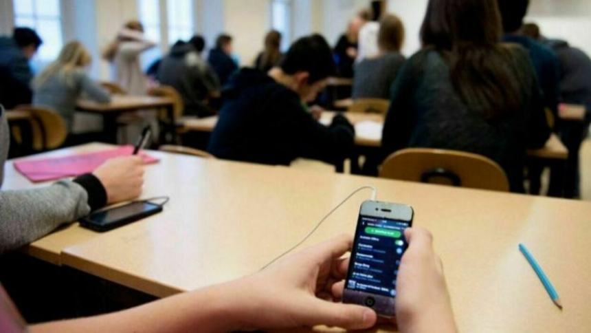 Termoli Scuola Stop Ai Cellulari In Classe Arriva La Conferma Del