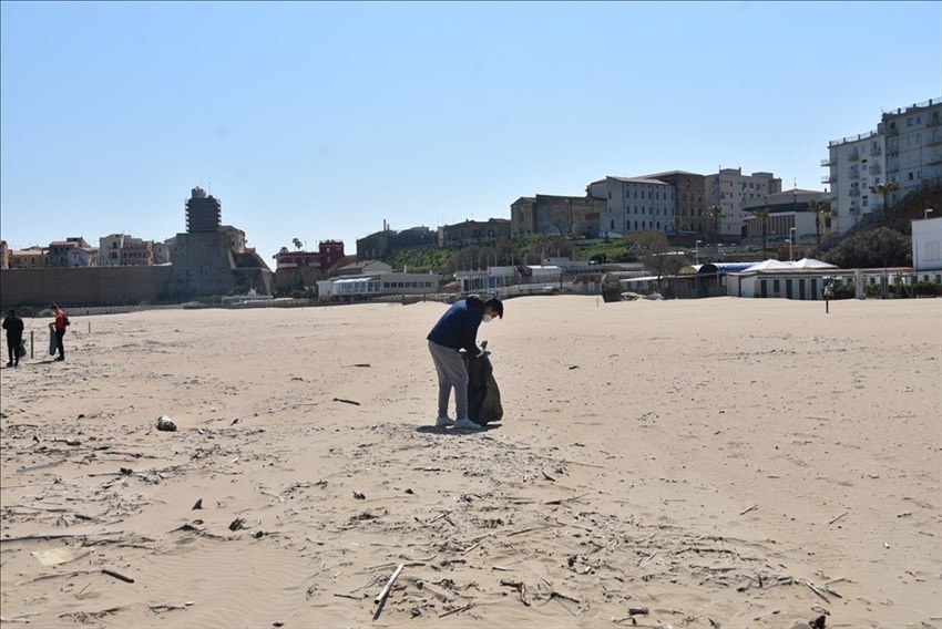 #Plasticfree: a Termoli 250 volontari, 15 quintali di rifiuti rimossi in 300 sacchi