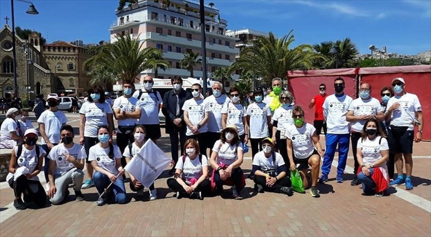 Volontari in azione per ripulire Vasto Marina: "Situazione migliorata rispetto a 2 anni fa"