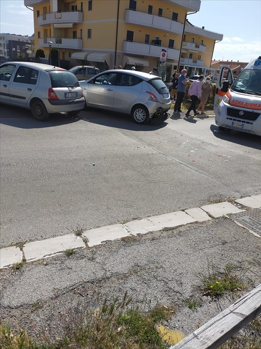 Termoli: Tamponamento Tra Due Auto In Via Firenze