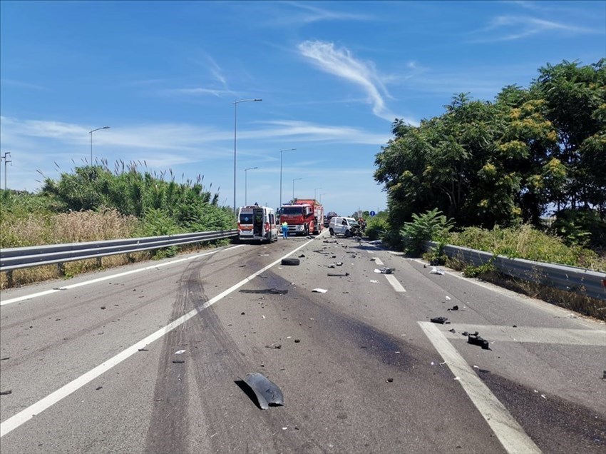 Termoli: Incidente Frontale Sulla Trignina Tra 2 Mezzi: 1 Ferito In ...