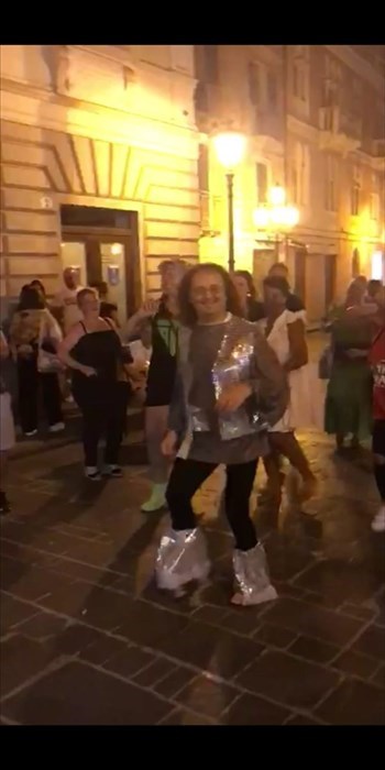 A Vasto un Flash mob in onore di Raffaella Carrà: "Un omaggio ad un mito italiano"