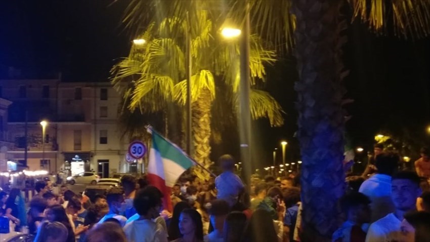 L'Italia vince gli Europei ai rigori contro l'Inghilterra, festa grande per le strade di Vasto