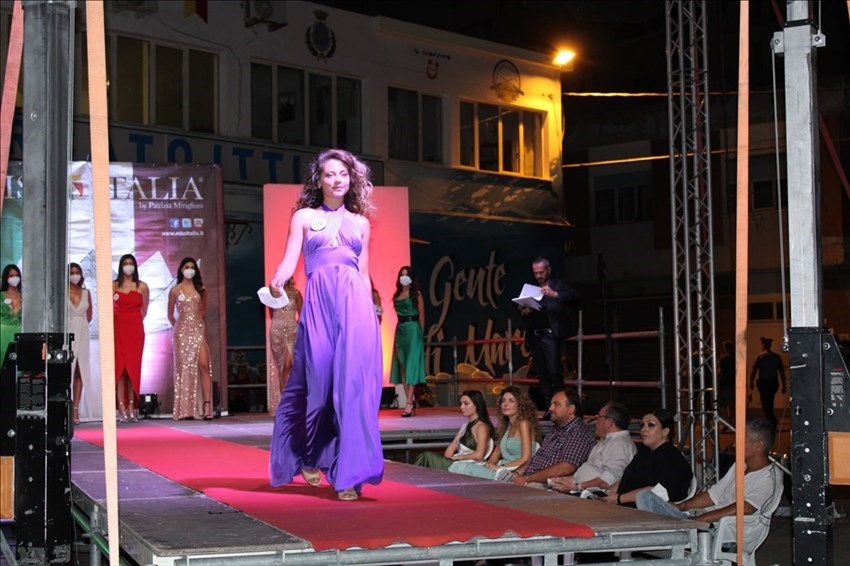 Sfilano che è una... bellezza: la tappa di Miss Italia al porto di Termoli