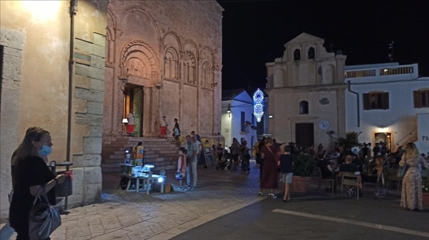 L'omaggio dei termolesi a San Basso, la veglia in Cattedrale
