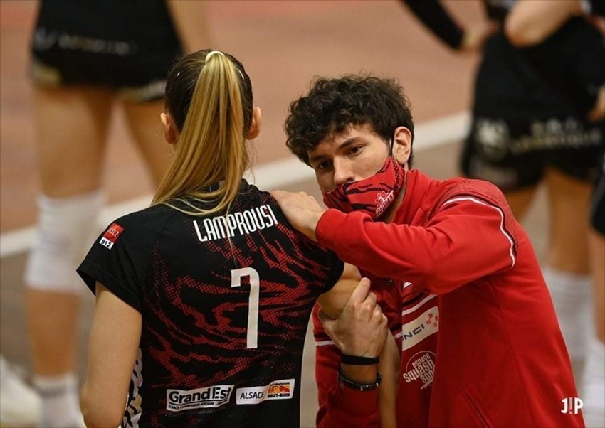 Campione di Francia nel volley femminile, scopriamo il giovane fisioterapista Luigi Carriero