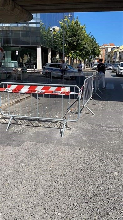 Caduta calcinacci in Corso Mazzini: area messa in sicurezza