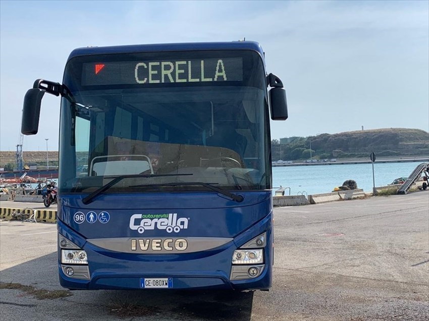 Due nuovi autobus di Cerella per il trasporto degli operai in Val di Sangro