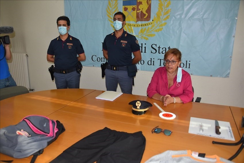 Rapina alla farmacia Trabocchi: la conferenza stampa sull'arresto della 37enne