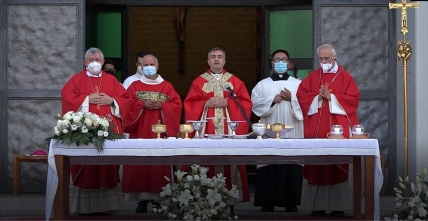 a Termoli messa per i 25 anni di ordinazione sacerdotale del nuovo vescovo Antonio D'Angelo