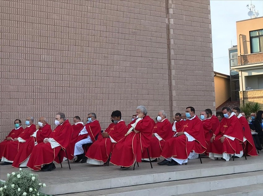 a Termoli messa per i 25 anni di ordinazione sacerdotale del nuovo vescovo Antonio D'Angelo