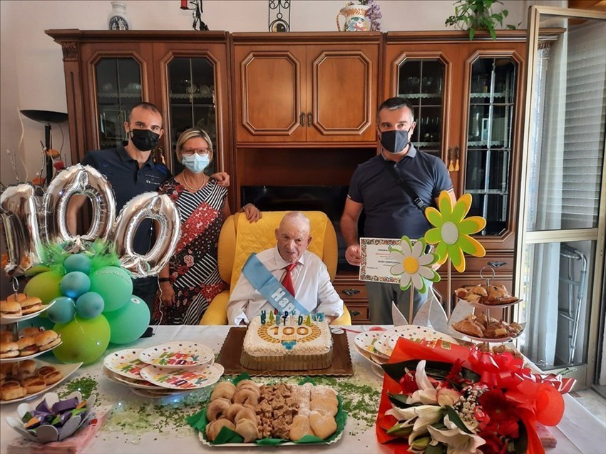 Che festa in casa Marcovicchio, nonno Giovanni compie 100 anni
