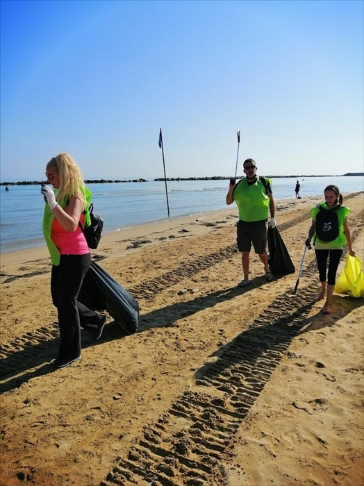 Buona adesione al primo Word Cleanup Day a San Salvo: "Raccolti tanti rifiuti in spiaggia"