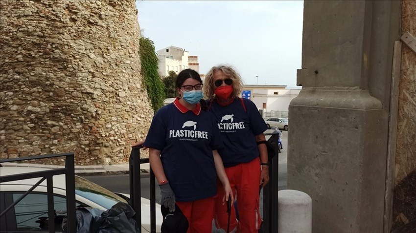 #Plasticfree a Termoli: dalla scalinata del Folklore la missione ecologista