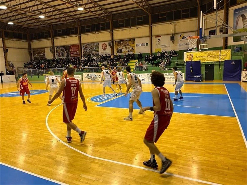 La Vasto Basket espugna il PalaDyco di Chieti, ai biancorossi basta un punto in più