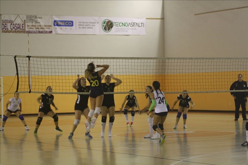 La Vasto Volley supera 3-1 la Bts San Salvo e conferma il primato in classifica