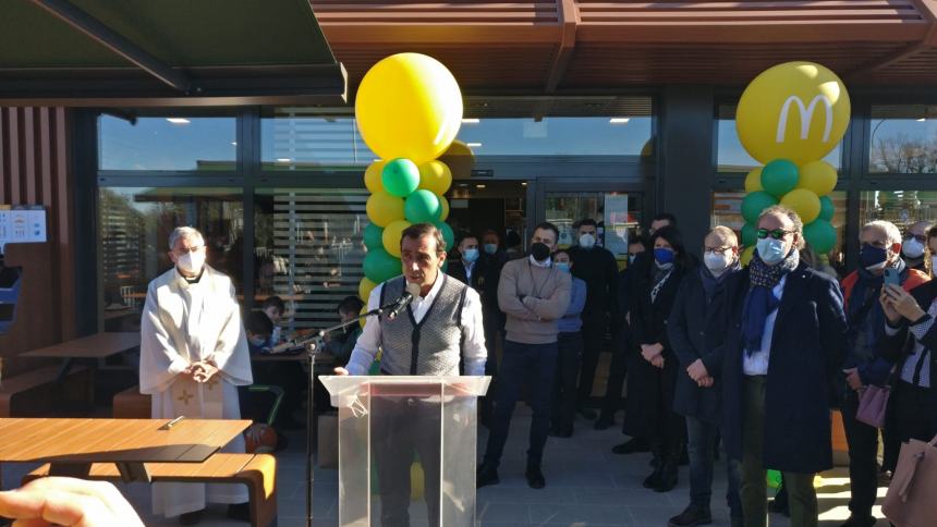 Inaugurato il nuovo McDonald's a Vasto: parcheggi, bike sharing e ricarica delle auto 