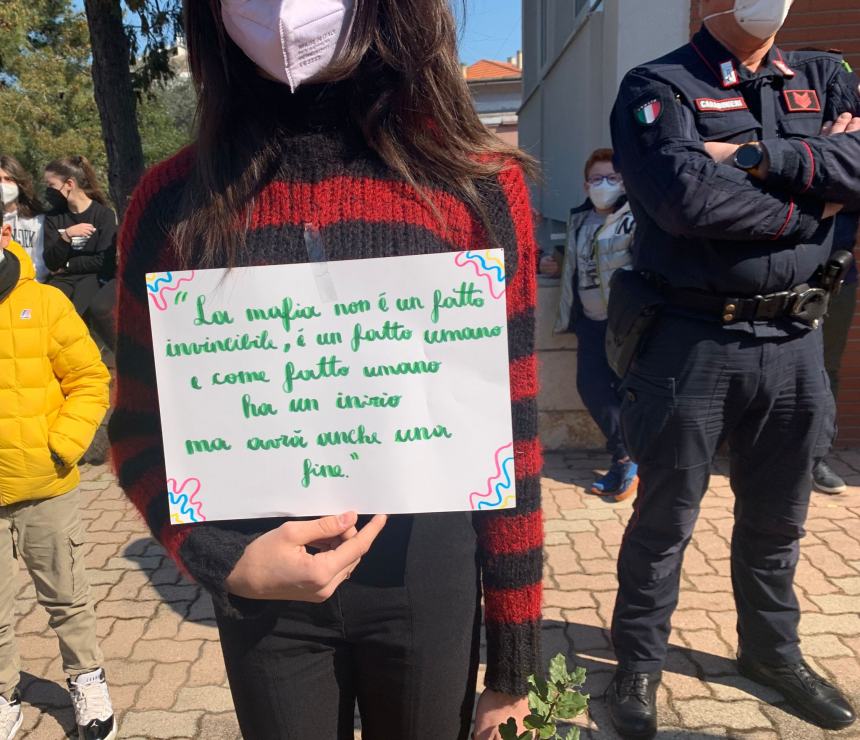 Carabinieri della Biodiversità donano l'Albero di Falcone alla Brigida