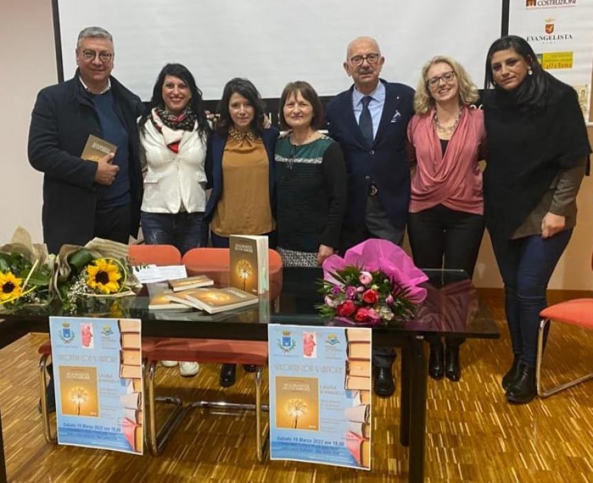 San Salvo, oggi alla Porta della Terra la presentazione del libro Sua  maestà di un amore - Zonalocale