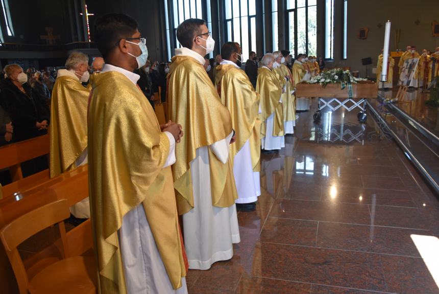 I funerali di padre Luigi Russo