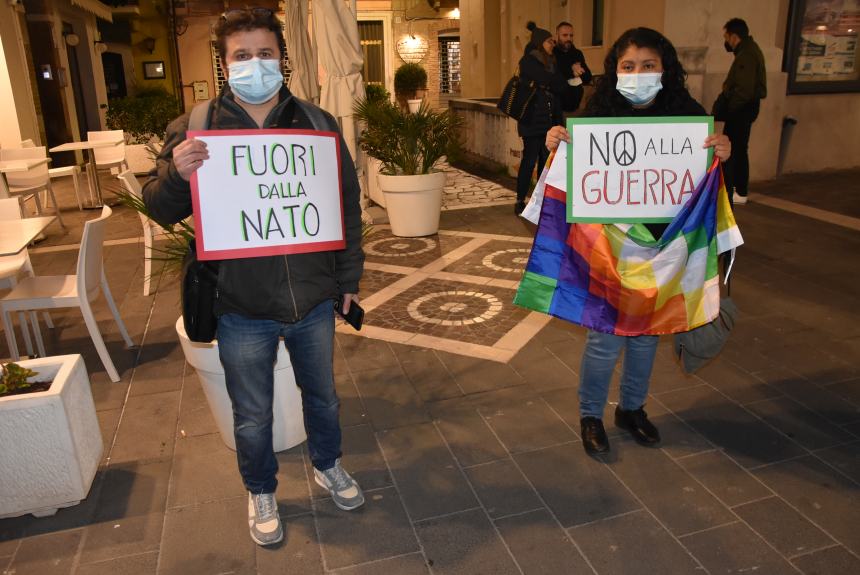 «No alla guerra, fuori dalla Nato», il messaggio lanciato dalla Rete della Sinistra