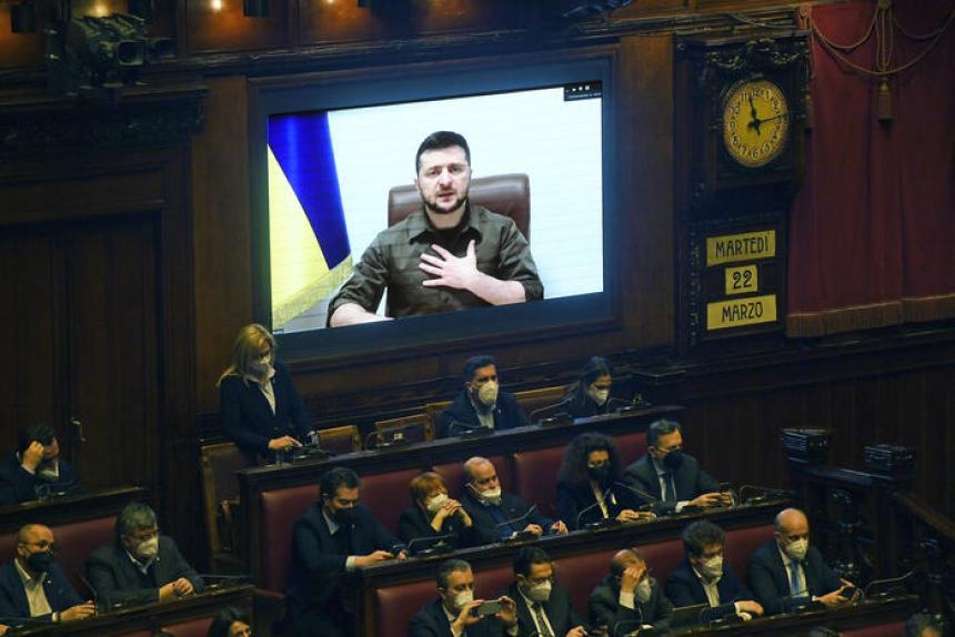 Zelensky alla Camera: "Mariupol come Genova, immaginatela distrutta"