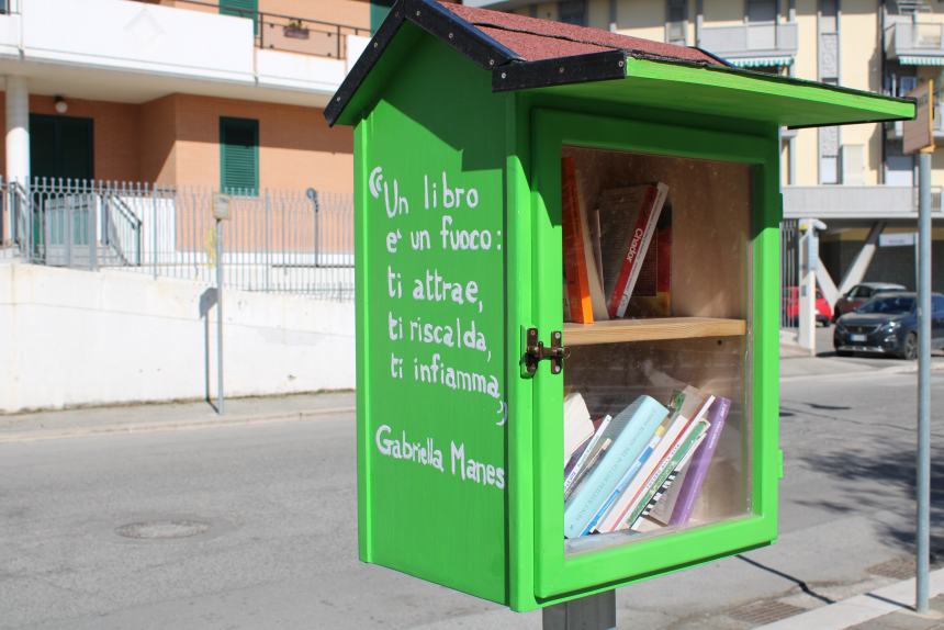 “Un libro è un fuoco: ti attrae, ti riscalda, ti infiamma”