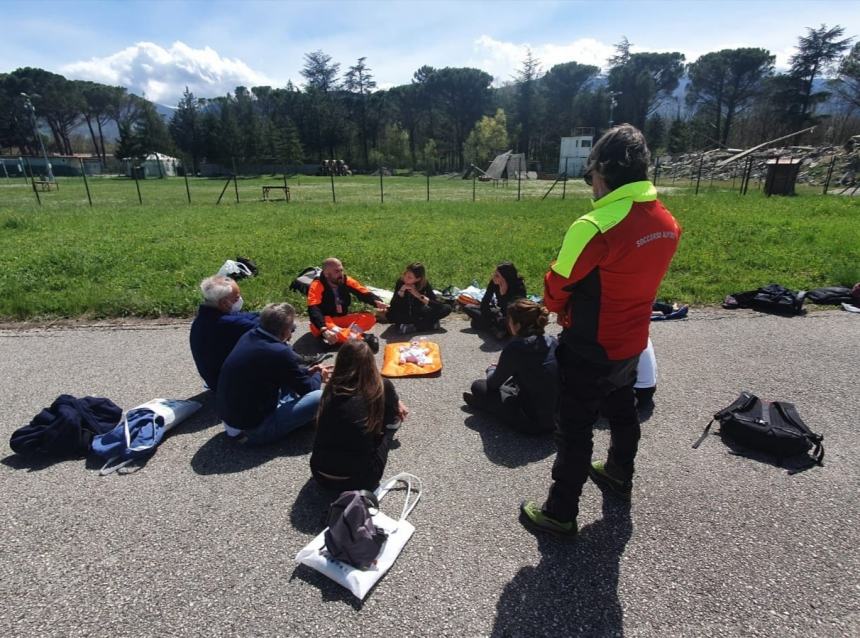 L'emergenza sanitaria ad alto rischio, come soccorrere chi resta sotto le macerie