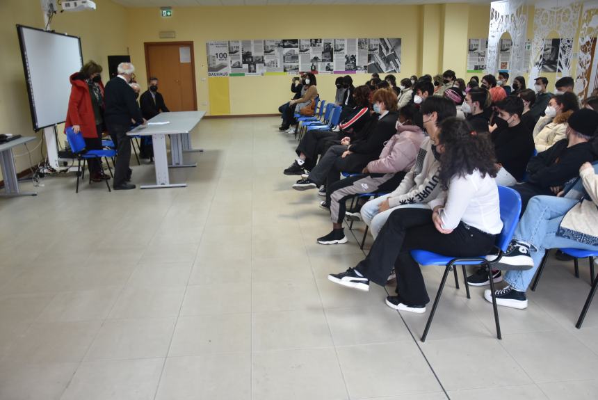 Intitolazione aula magna al professor Panfilo Di Paolo al liceo artistico