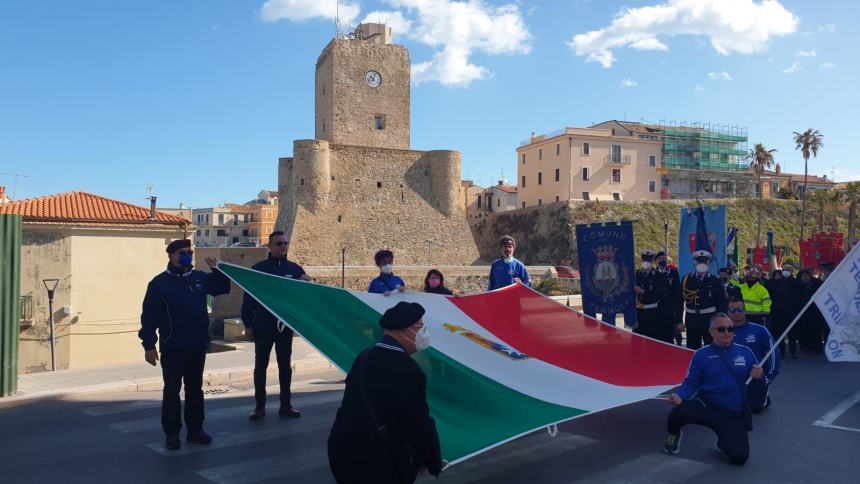 Quarantennale dell'Avis: la messa in cattedrale col vescovo Gianfranco De Luca