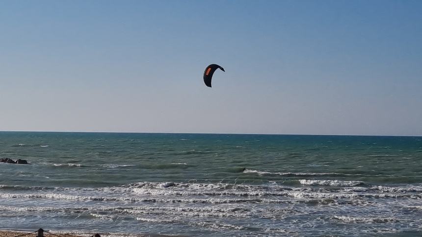 Kitesurf sul Lungomare Cristoforo Colombo