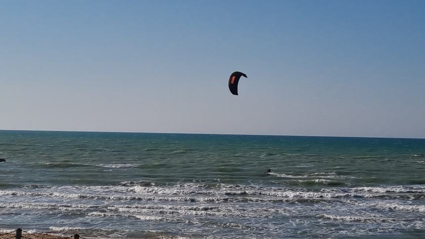 Kitesurf sul Lungomare Cristoforo Colombo