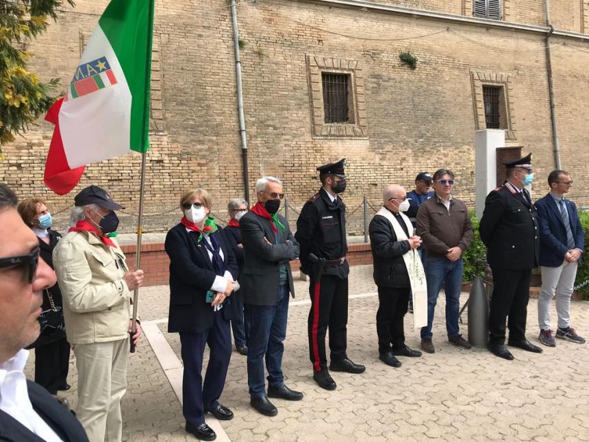 L'omaggio alla memoria del maresciallo Michelangelo Donato Vitale