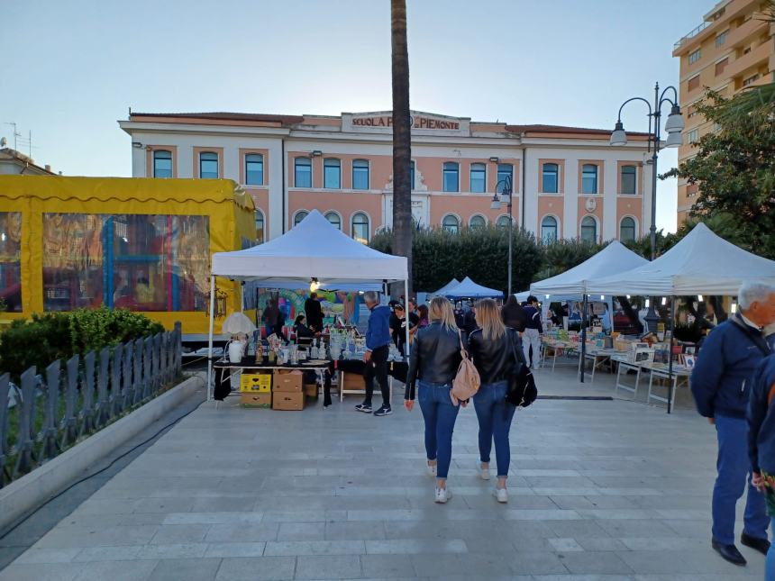 Musica, giochi, magia: in piazza Monumento c'è il "Villaggio dei bambini"