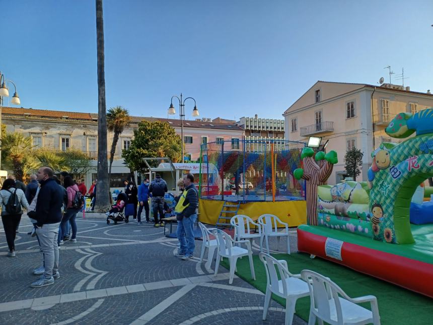 Musica, giochi, magia: in piazza Monumento c'è il "Villaggio dei bambini"