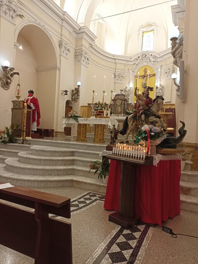 Processione e fuochi d'artificio, San Giorgio riporta la comunità a vivere