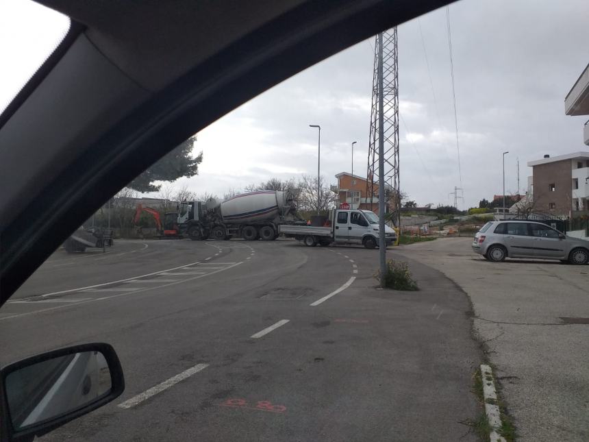 Lavori fibra in via Udine