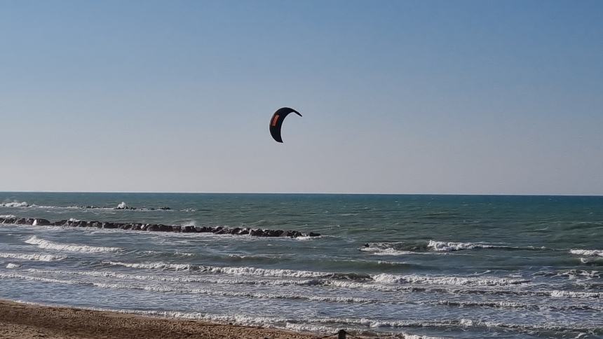 Kitesurf sul Lungomare Cristoforo Colombo