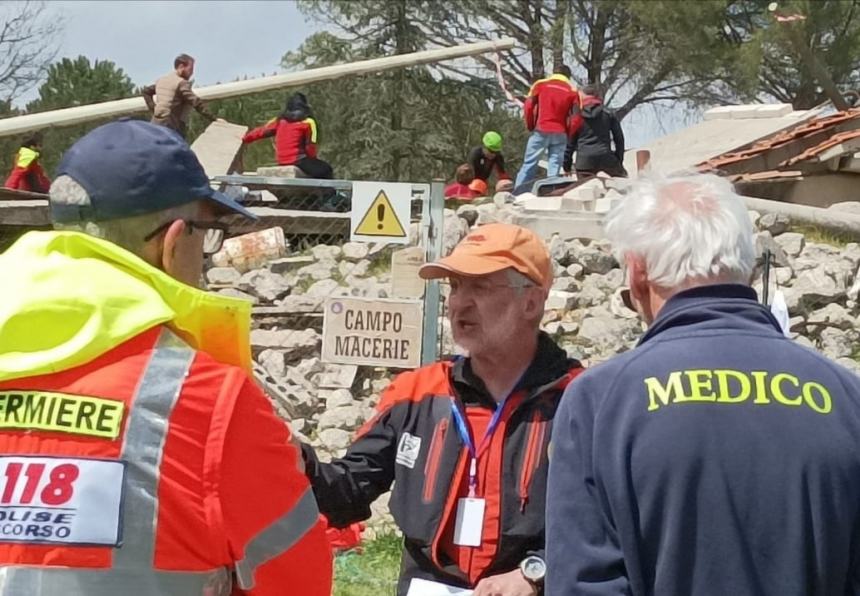 L'emergenza sanitaria ad alto rischio, come soccorrere chi resta sotto le macerie