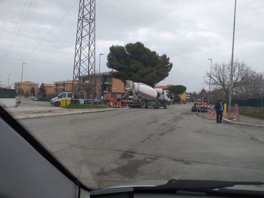 Lavori fibra in via Udine