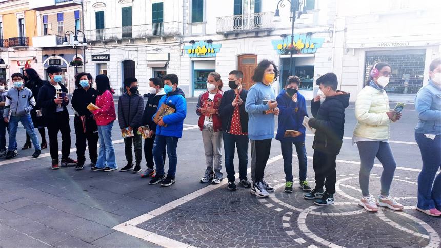 La città che legge: in piazza Monumento la festa dei libri