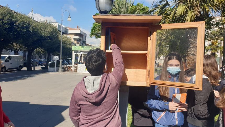 La città che legge: in piazza Monumento la festa dei libri