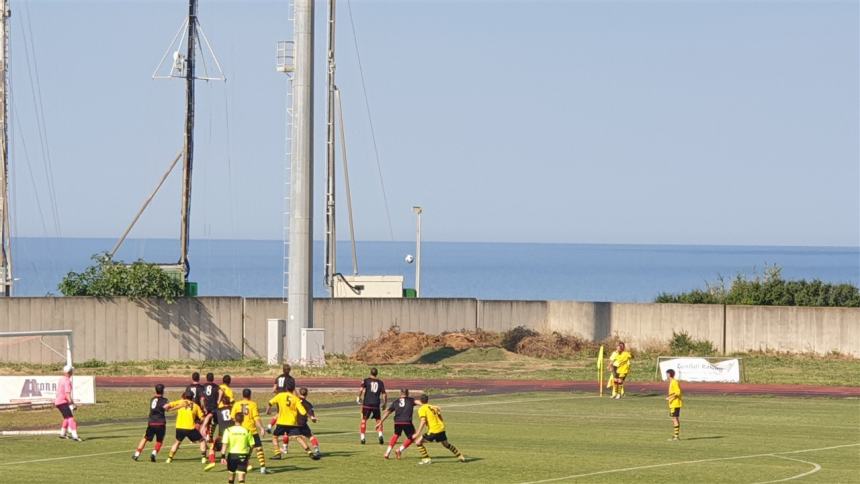 Stagione infinita per il calcio termolese, Termoli 2016 centra la finale playoff