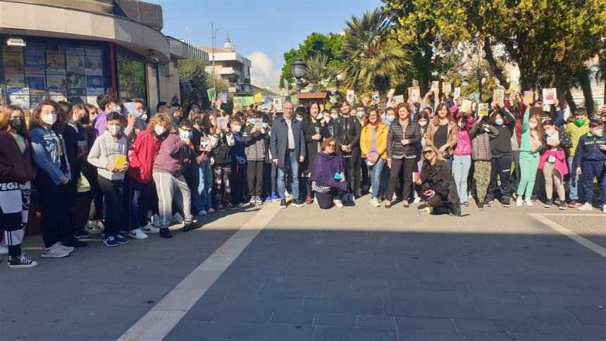 La città che legge: in piazza Monumento la festa dei libri