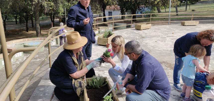 Grande successo dell’iniziativa “Adotta le aromatiche alla Villa”