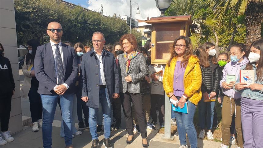 La città che legge: in piazza Monumento la festa dei libri