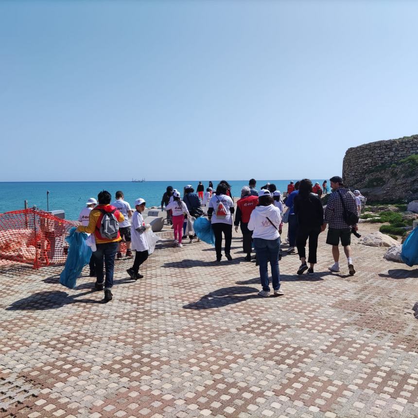 La Grande Impronta non c'è più: via alla pulizia della spiaggia