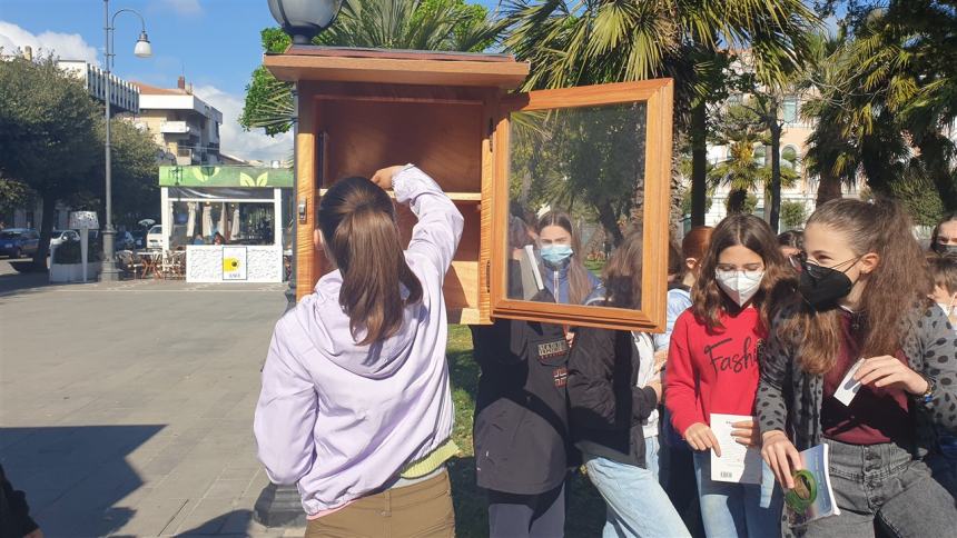 La città che legge: in piazza Monumento la festa dei libri