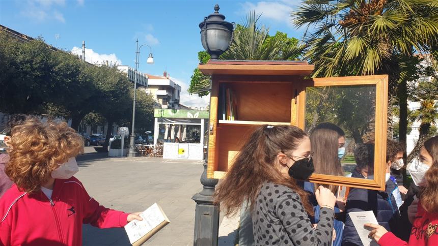 La città che legge: in piazza Monumento la festa dei libri