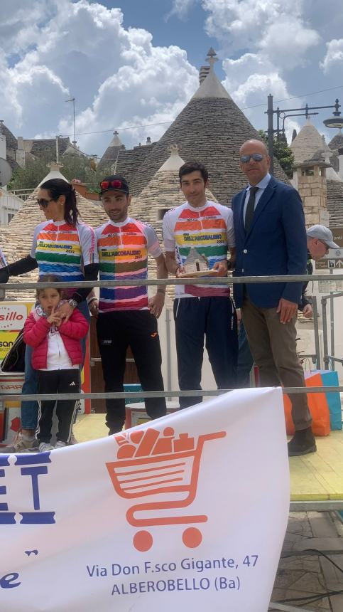 Alessio De Santis vince in volata la 25^ Mediofondo Alberobello-Murge